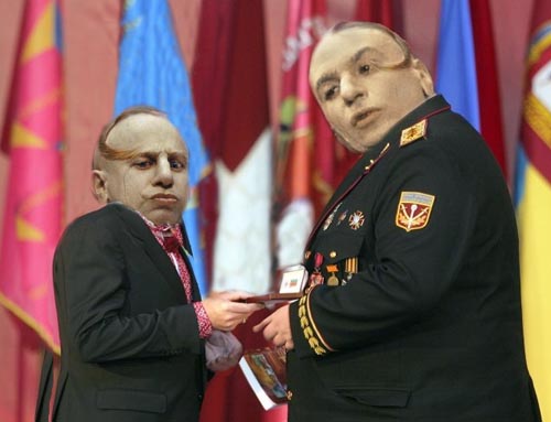 Фотожаба: Награда нашла героя
