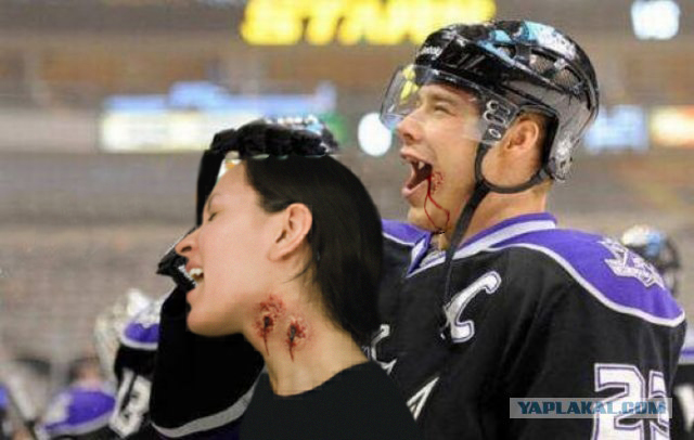 хоккеист пьет. хоккеист пьет. хоккеист пьет. хоккеист пьет. хоккеист пьет воду.