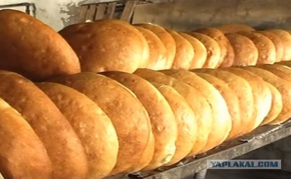 В Азербайджане упали цены на хлеб...