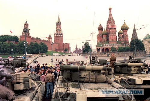 Москва 90-х, уличная торговля.