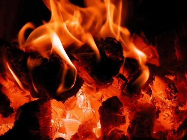 Пламя... Завораживает на генетическом уровне!