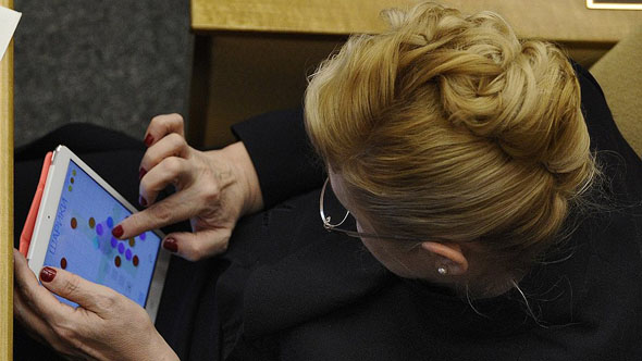 Правительство выступило против резкого снижения зарплат депутатам