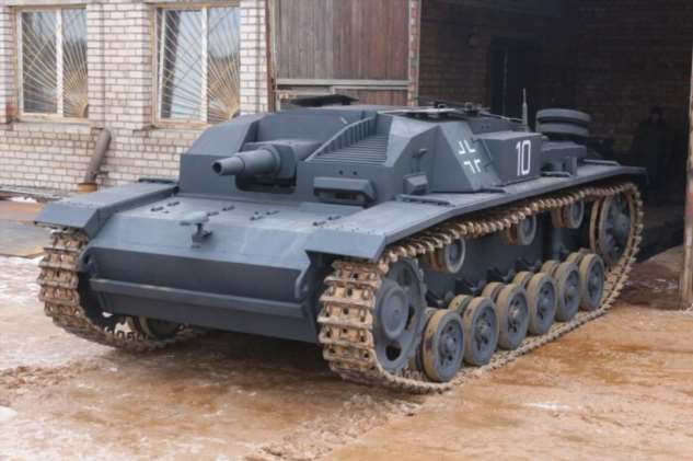 StuG III под кличкой "Гадюка", самая массовая в производстве с которой пришлось встретиться нашим дедам.