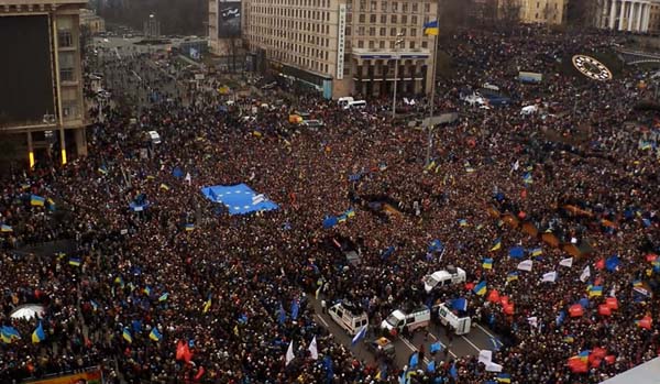 В Киеве тысячи людей спели в метро Гимн Украины
