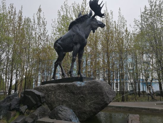 Памятники, способные удивить любого