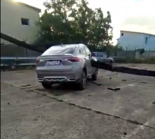 Очевидцы показывают последствия взрывов на авиабазе в Крыму