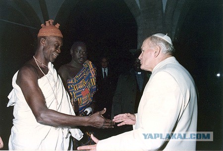 У гроба Папы Иоанна Павла II