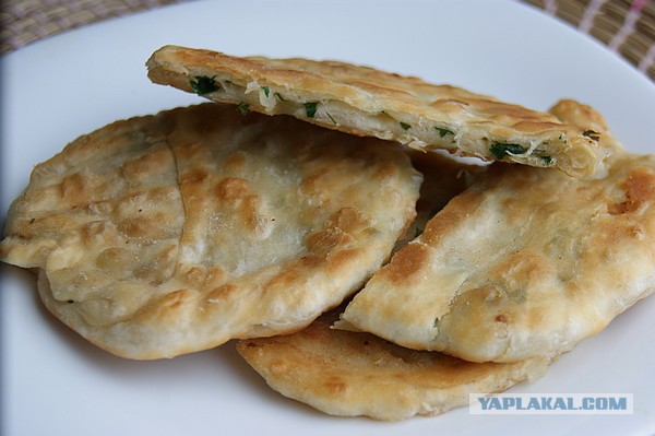 Лепешки с капустой на сковороде