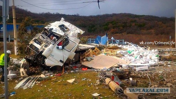 Два человека погибли в жутком ДТП на трассе в Архангельской области