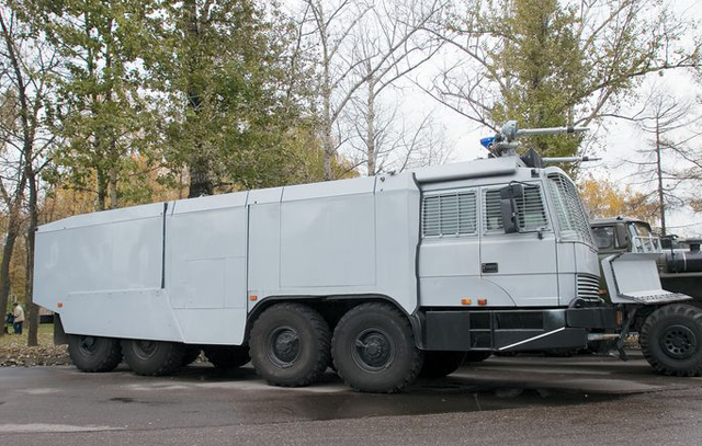 Не пропуская скорую, не знал, что она к матери...