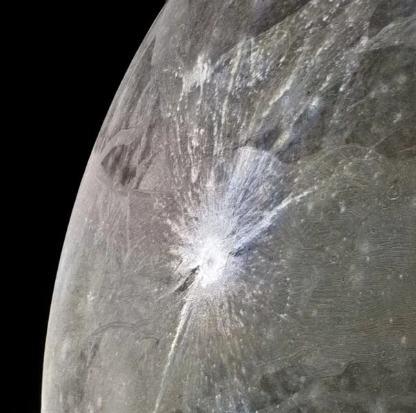 Спутник Юпитера: Ганимед. Самый крупный и самый древний