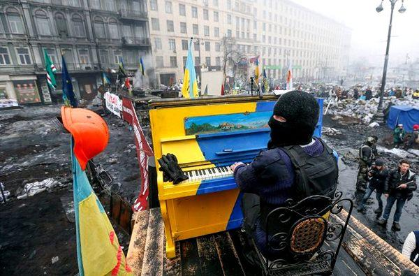 Протестующие против властей заблокировали центральный проспект в Улан-Баторе