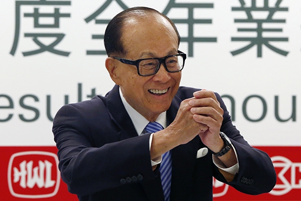 Кто из миллиардеров и политиков носит дешевые часы