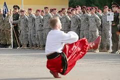 Порошенко предложил восстановить Донбасс за счет других государств