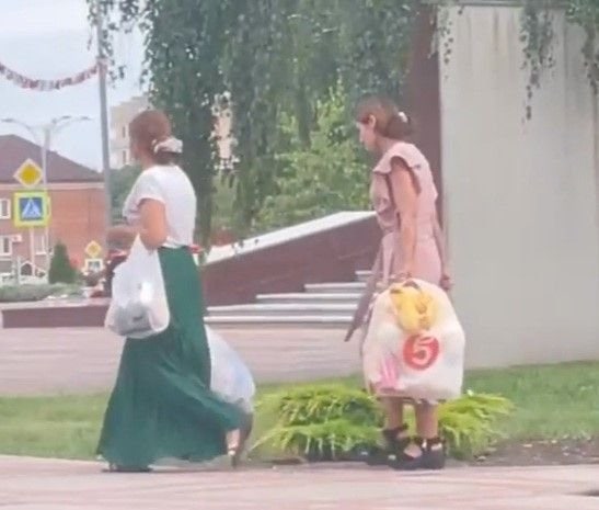 Усть-лабинская полиция нашла женщин, которые украли игрушки с мемориала малолетним узникам концлагерей