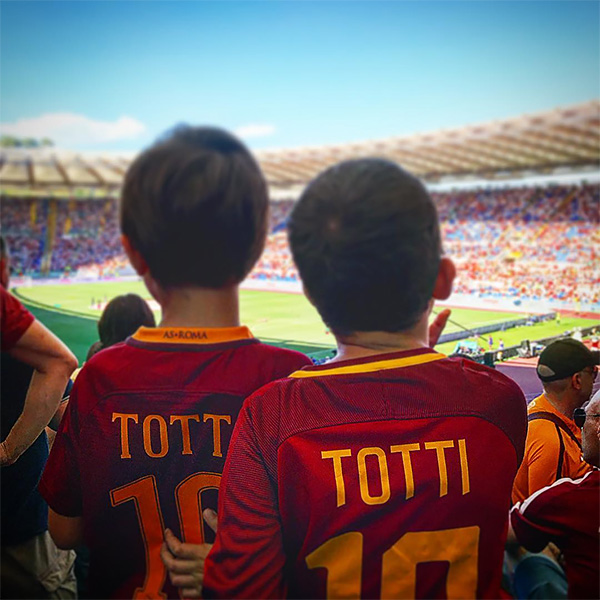 "Grazie capitano!" Рим попрощался с императором