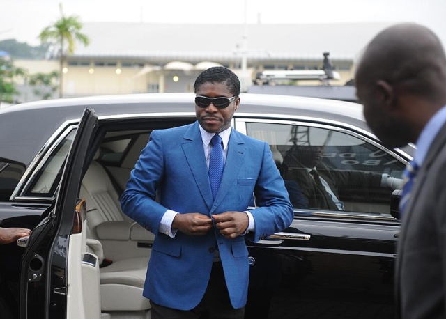 В бразильском аэропорту у сына президента Гвинеи изъяли 1,5 миллиона долларов наличными и 20 часов, оцененных в 15 миллионов $