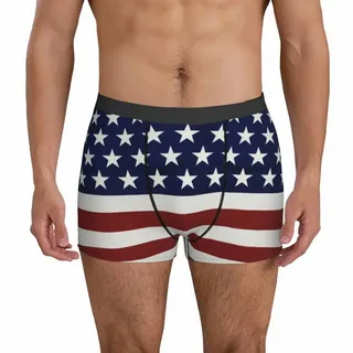 В Москве женщина патриот отчитала подростка в ТЦ за то, что он был одет в худи цветов американского флага.