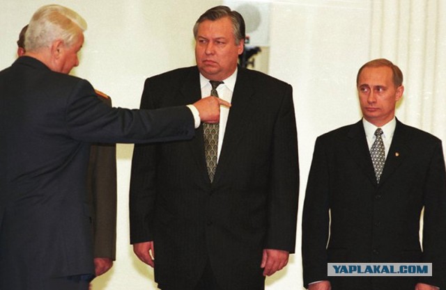 Снимки современных знаменитостей из 1990-х годов