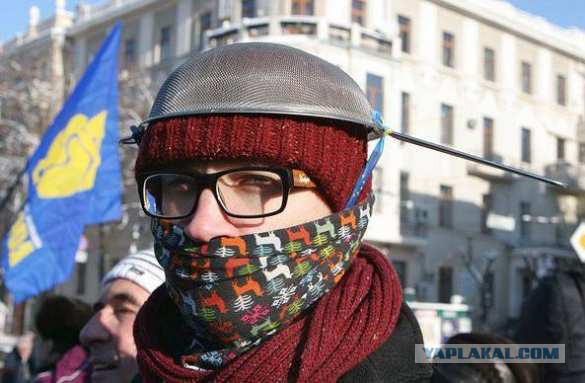 «Привет, россияне! Как вам подарки? Как цены в магазинах? Валежник собираете?»