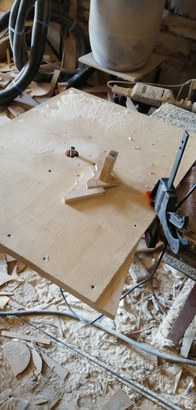 Стол для... Ну просто чтобы был