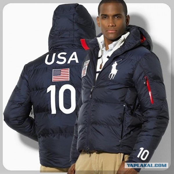 В Москве женщина патриот отчитала подростка в ТЦ за то, что он был одет в худи цветов американского флага.