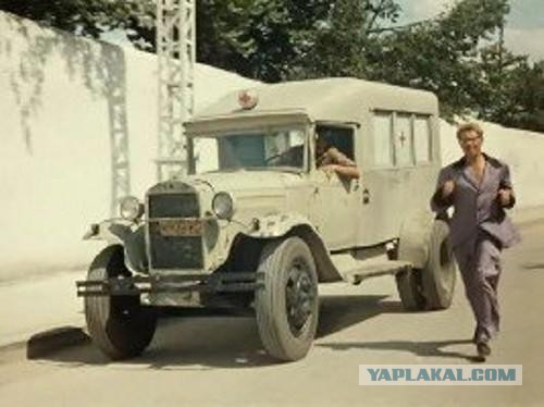 18 самых запоминающихся автомобилей из мира кино