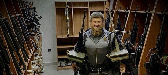 Лукашенко с автоматом. С кем воевать собрался?