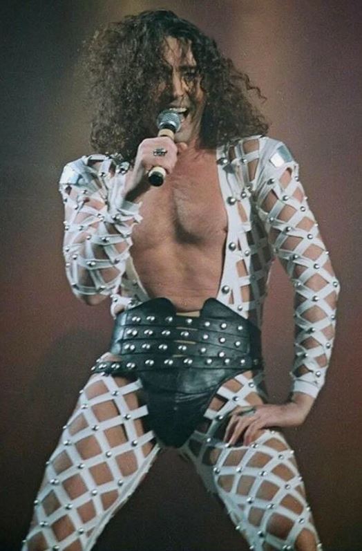Попался на глаза плакат Manowar