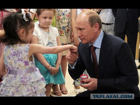 Премьер Нидерландов пролил кофе в здании Парламента и сам за собой убрал