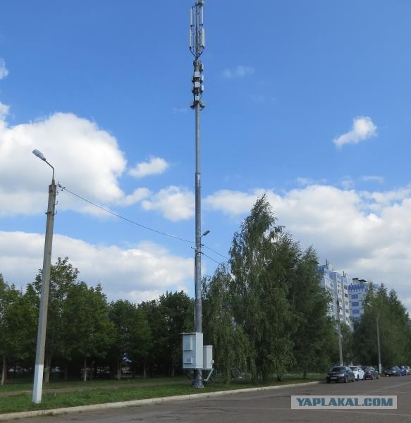 Двое рабочих сорвались с мачты связи в Москве и погибли