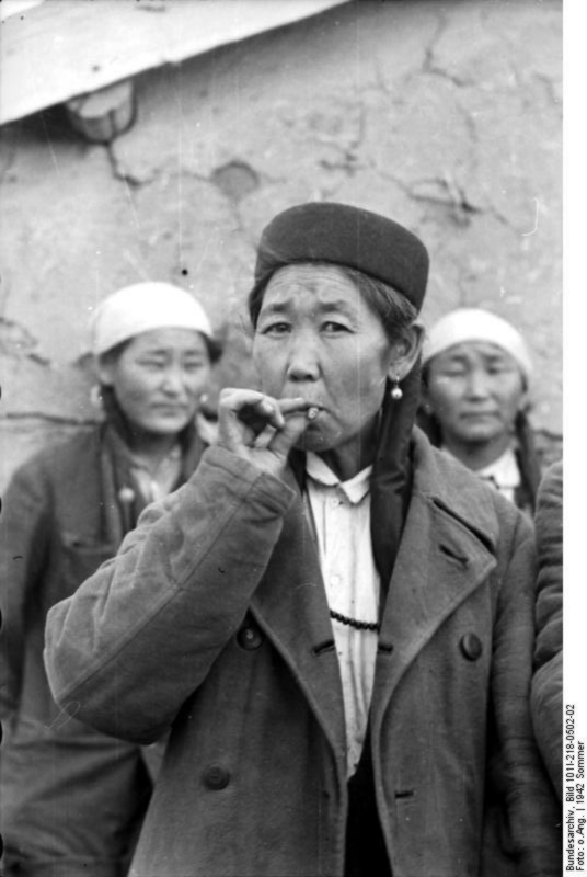 1942 год в 60 фотографиях