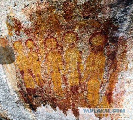 10000летние наскальные рисунки  НЛО