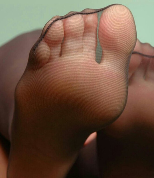 Nylon Toes