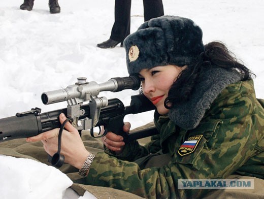 Секси-девушки в армии