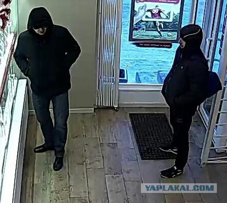 Южане ограбили салон сотовой связи и избили продавца...