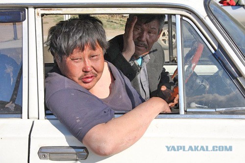 Олег Монгол за рулем БМВ