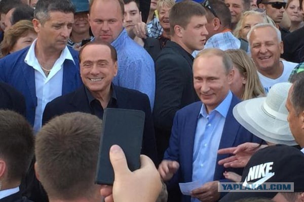 Джон Керри прогулялся по Арбату