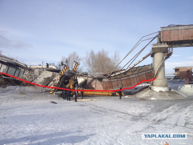 В городе Минусинск рухнул мост.