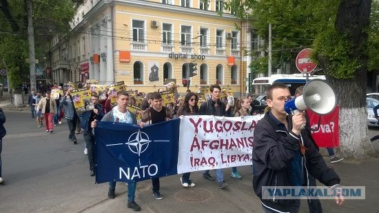 На центральной площади Кишинева появилась военная техника США