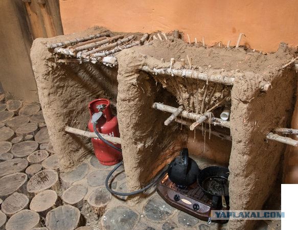 Парень из Беларуси своими руками построил эко-дом