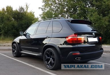 БэМэВэ валит, коробку в спорт забыл переключить!
