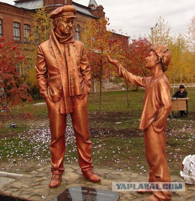 Необычные статуи мира