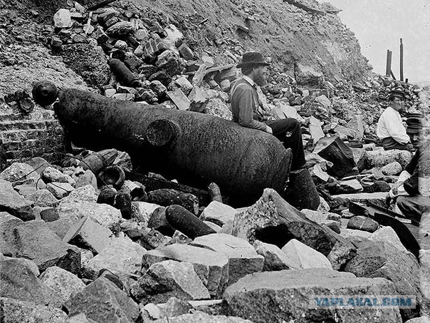Египетский морок. Строительство колоссов, Сфинкса, пирамид на заре эры фотографий в 19 веке.