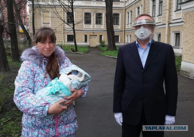 Губернатор Санкт-Петербурга Александр Беглов сегодня лично проинспектировал деятельность родильных отделений