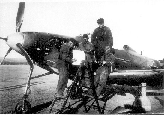 Р-39 Аэрокбра. Американская любимица сталинских соколов. История создания и основные модификации.