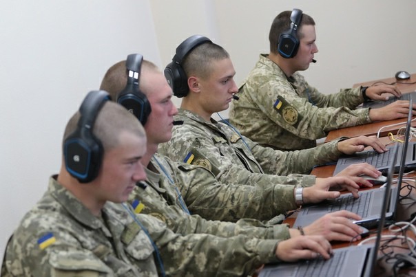 СМИ: Запад "закроет" для полетов воздушное пространство Украины