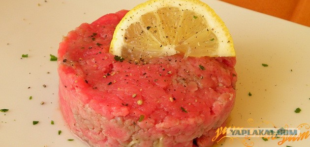 Итальянцы пробуют русскую еду