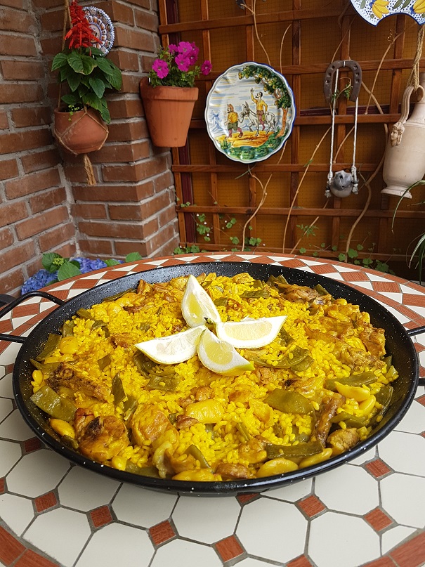 Готовим валенсийскую паэлью: paella valenciana