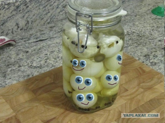 Маринованные яйца.